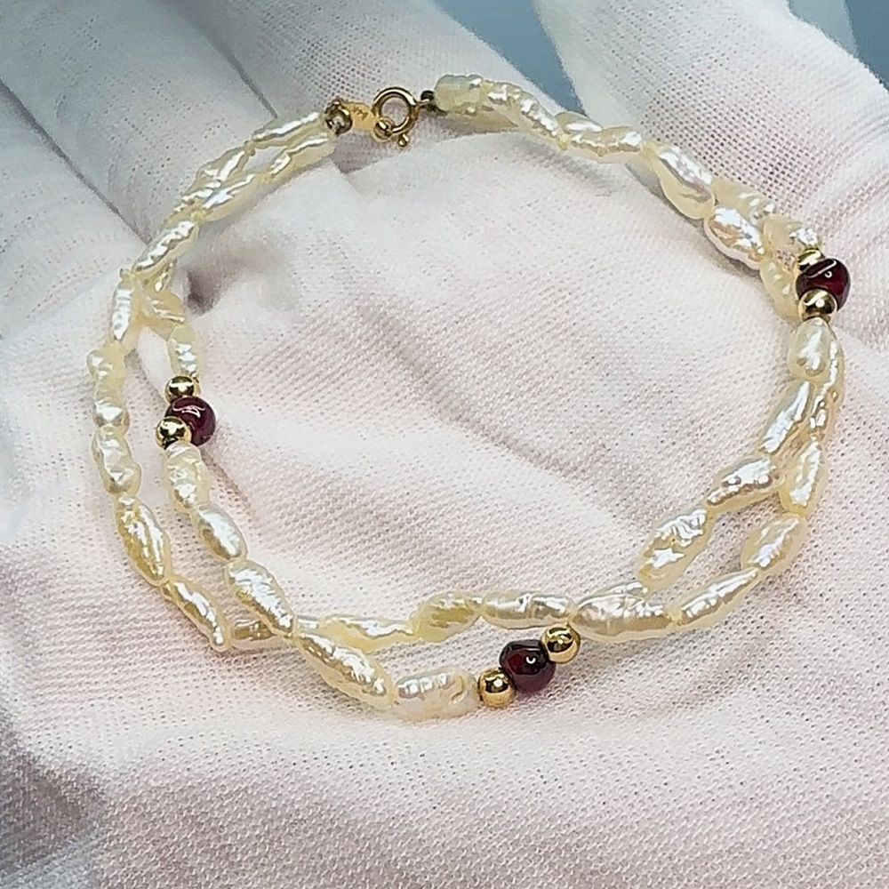 Elegant Pearl and 14k Gold Bracelet!